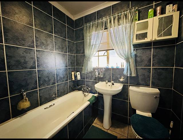 2 BEDROOM CLUSTER FOR SALE IN UNION